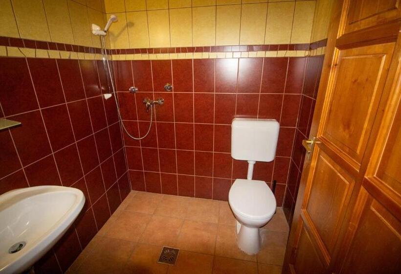 테라스가 있는 2 베드룸 아파트, Radics Panzió étterem és Pihenő Központ