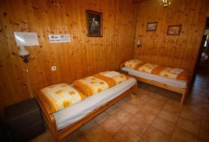 테라스가 있는 2 베드룸 아파트, Radics Panzió étterem és Pihenő Központ