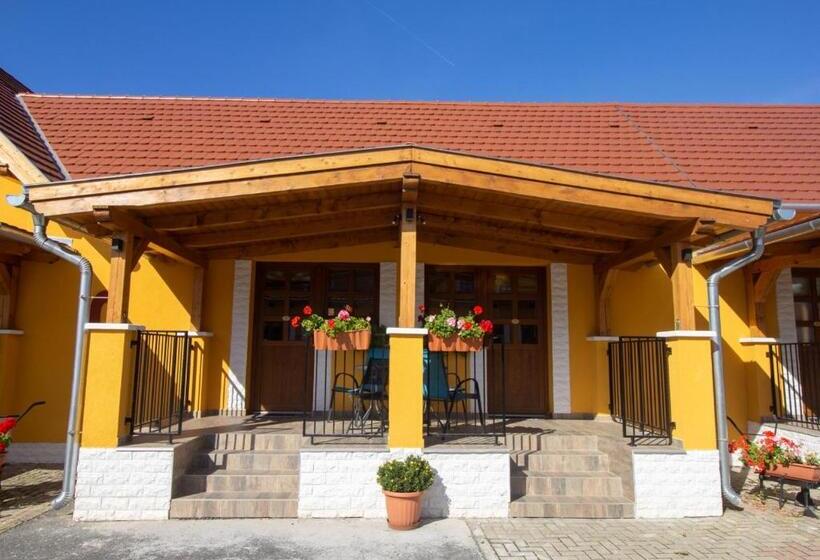 스탠다드 테라스 룸, Radics Panzió étterem és Pihenő Központ