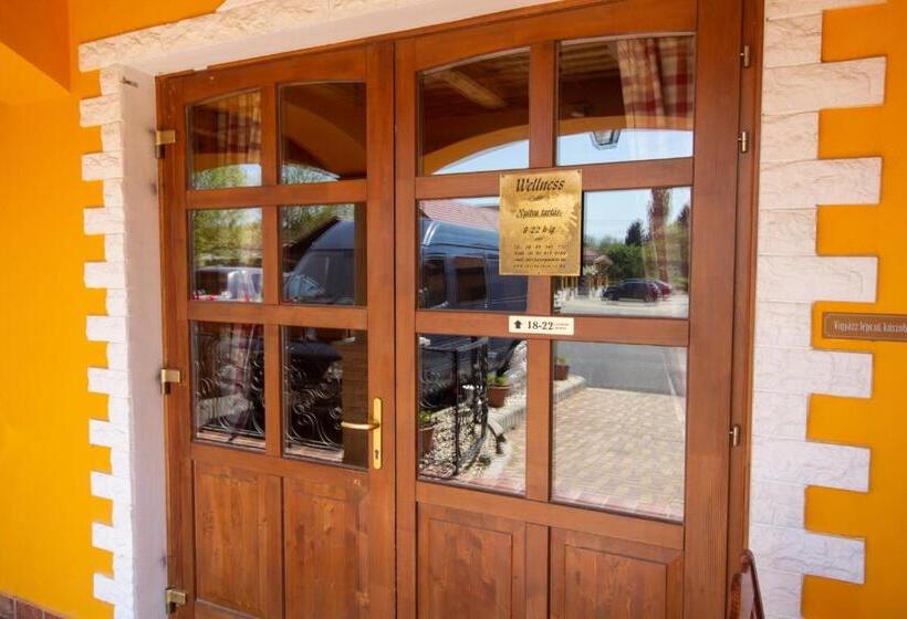 4인용 스탠다드 룸, Radics Panzió étterem és Pihenő Központ