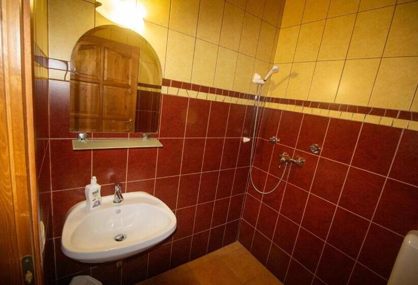 테라스가 있는 2 베드룸 아파트, Radics Panzió étterem és Pihenő Központ