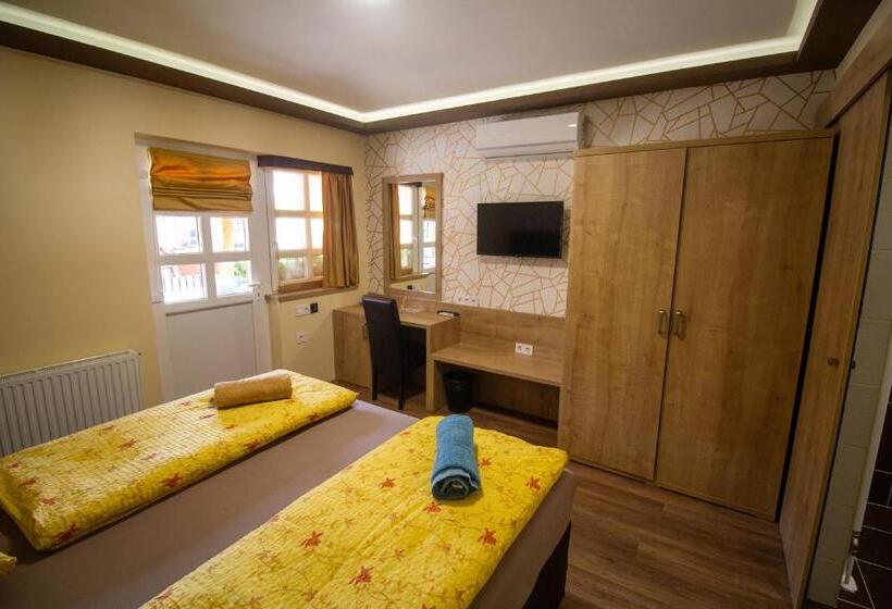 스탠다드 테라스 룸, Radics Panzió étterem és Pihenő Központ