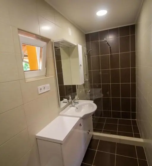 テラス付きスタンダードルーム, Radics Panzió étterem és Pihenő Központ