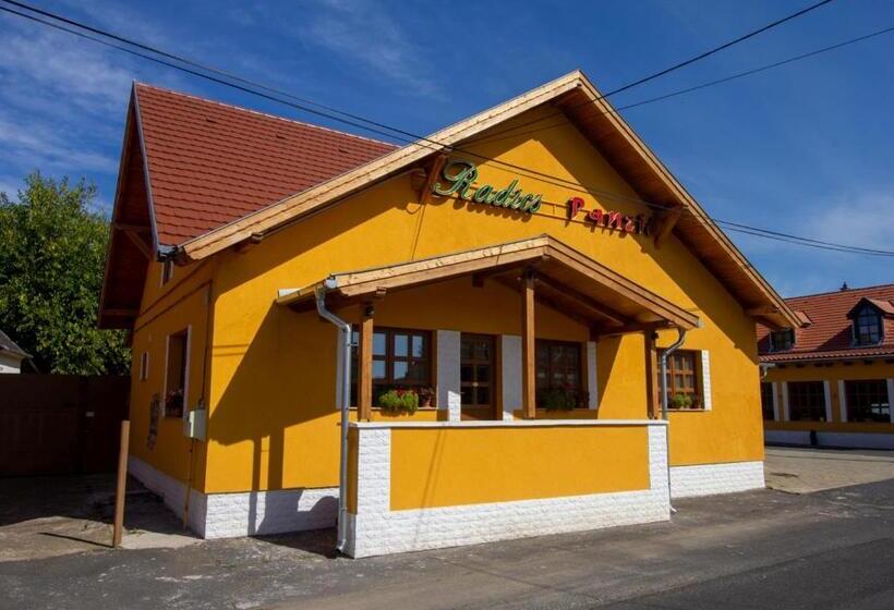 Семейный Номер, Radics Panzió étterem és Pihenő Központ