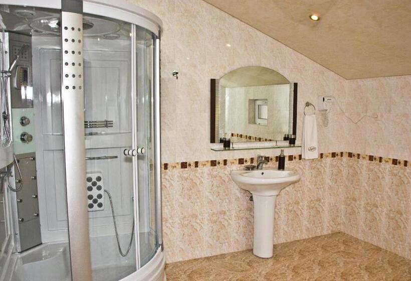 اتاق خانوادگی, Laguna