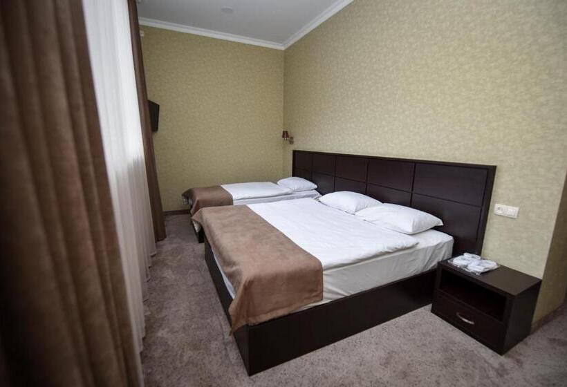 اتاق استاندارد سه نفره, Laguna