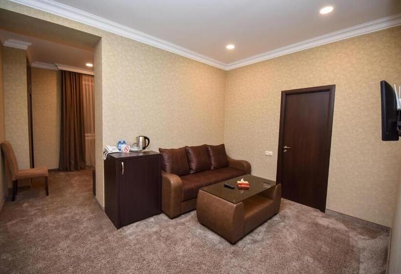 اتاق لوکس سه تخته, Laguna