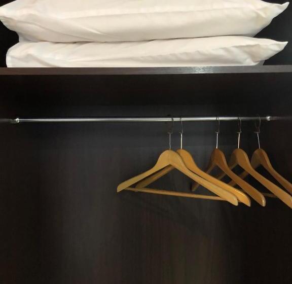 اتاق لوکس سه تخته, Ck