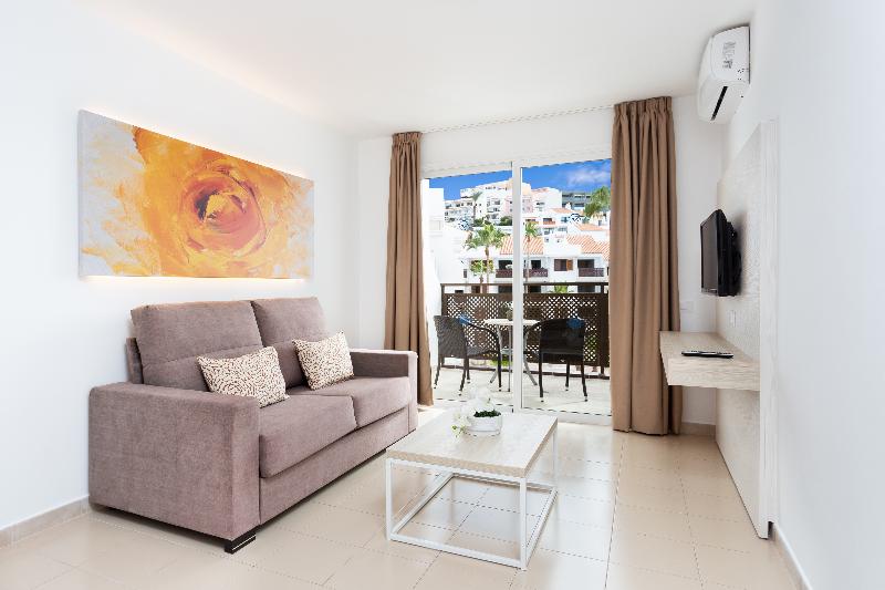 اتاق لوکس سه تخته, Ck