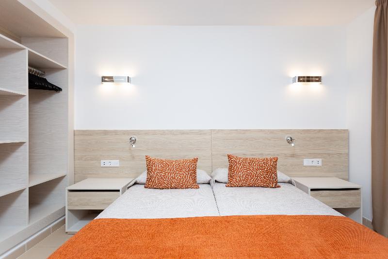 اتاق لوکس سه تخته, Ck