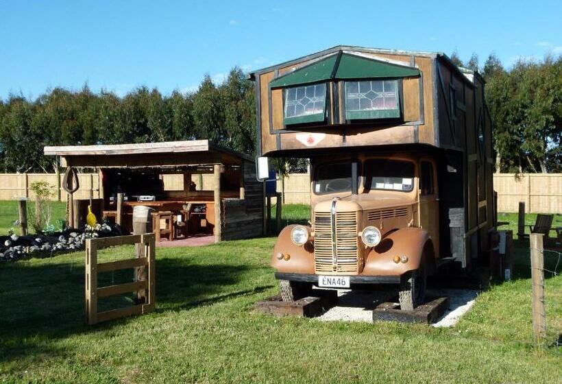 1间卧室的房子, Wacky Stays   Unique Farm Stay Glamping Rentals, Free Animal Feeding Tours