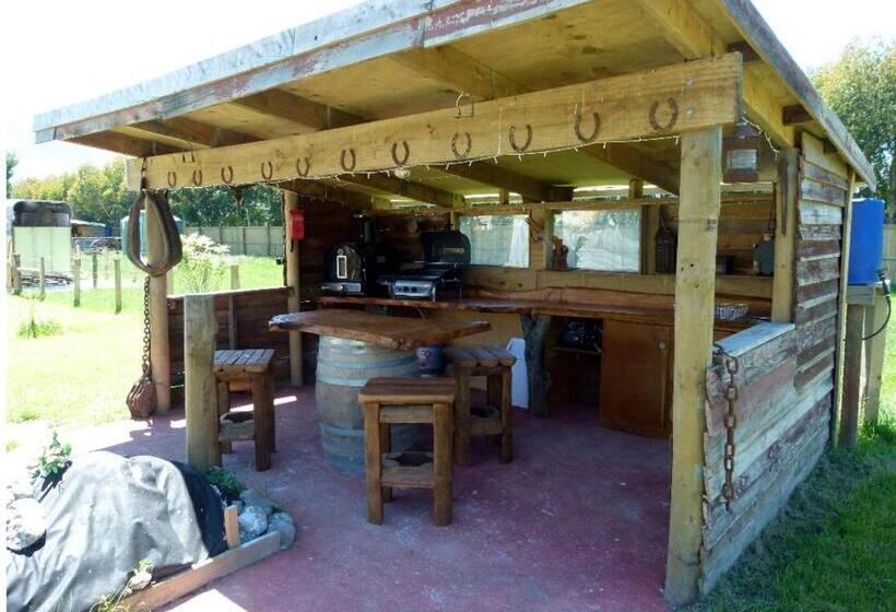 1间卧室的房子, Wacky Stays   Unique Farm Stay Glamping Rentals, Free Animal Feeding Tours