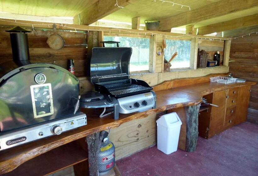 1间卧室的房子, Wacky Stays   Unique Farm Stay Glamping Rentals, Free Animal Feeding Tours