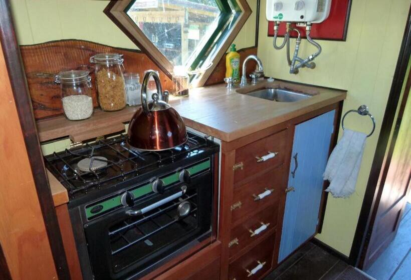 1间卧室的房子, Wacky Stays   Unique Farm Stay Glamping Rentals, Free Animal Feeding Tours