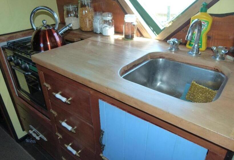 1间卧室的房子, Wacky Stays   Unique Farm Stay Glamping Rentals, Free Animal Feeding Tours