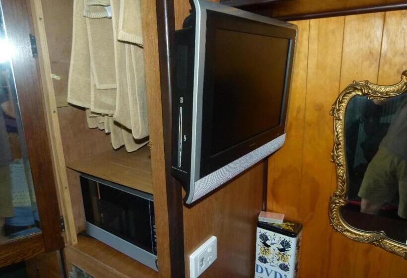 1间卧室的房子, Wacky Stays   Unique Farm Stay Glamping Rentals, Free Animal Feeding Tours