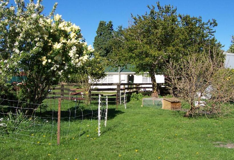 2间卧室的房子, Wacky Stays   Unique Farm Stay Glamping Rentals, Free Animal Feeding Tours