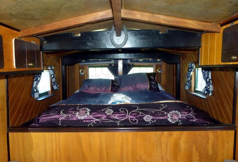 1间卧室的房子, Wacky Stays   Unique Farm Stay Glamping Rentals, Free Animal Feeding Tours