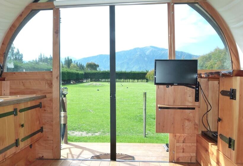 1间卧室的房子, Wacky Stays   Unique Farm Stay Glamping Rentals, Free Animal Feeding Tours