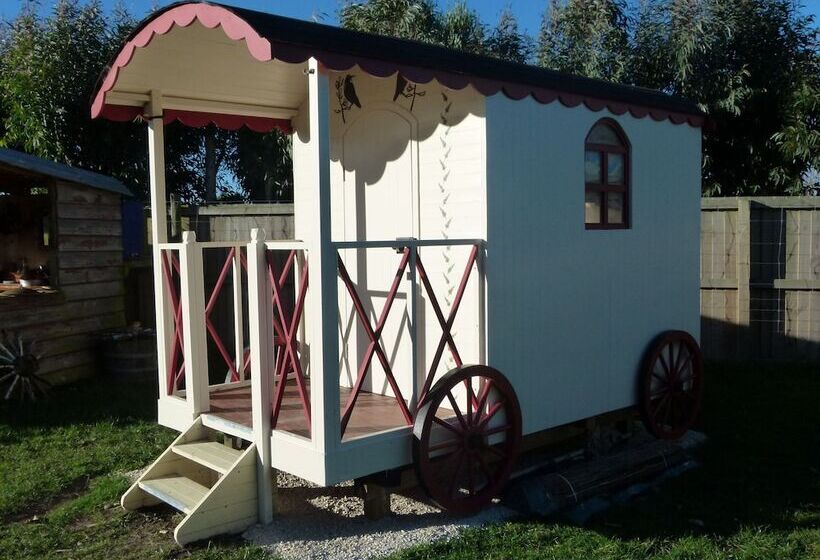 1间卧室的房子, Wacky Stays   Unique Farm Stay Glamping Rentals, Free Animal Feeding Tours