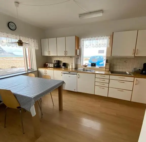 اتاق استاندارد با سرویس بهداشتی مشترک, Grund í Grundarfirði Economy Guesthouse