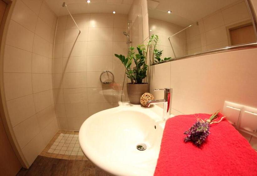 Трехместный Номер Стандарт с Балконом, Gästehaus Pilz Schladming