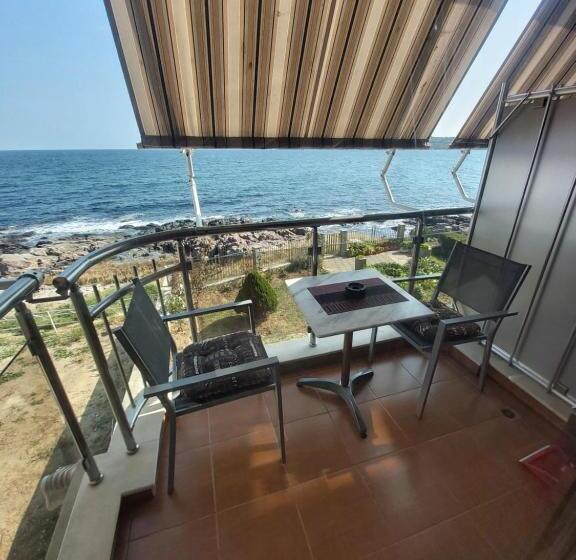 オーシャンビュースタンダードルーム, Guest House Skalite