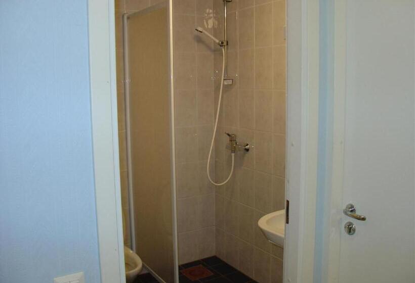 اتاق استاندارد با سرویس بهداشتی مشترک, Kuressaare Airport Guest House