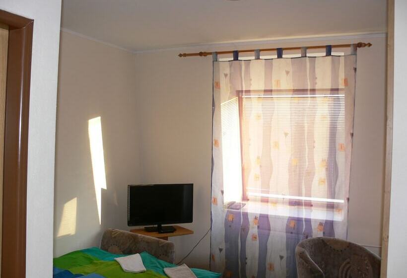 标准三人间, Penzion Agrothermal