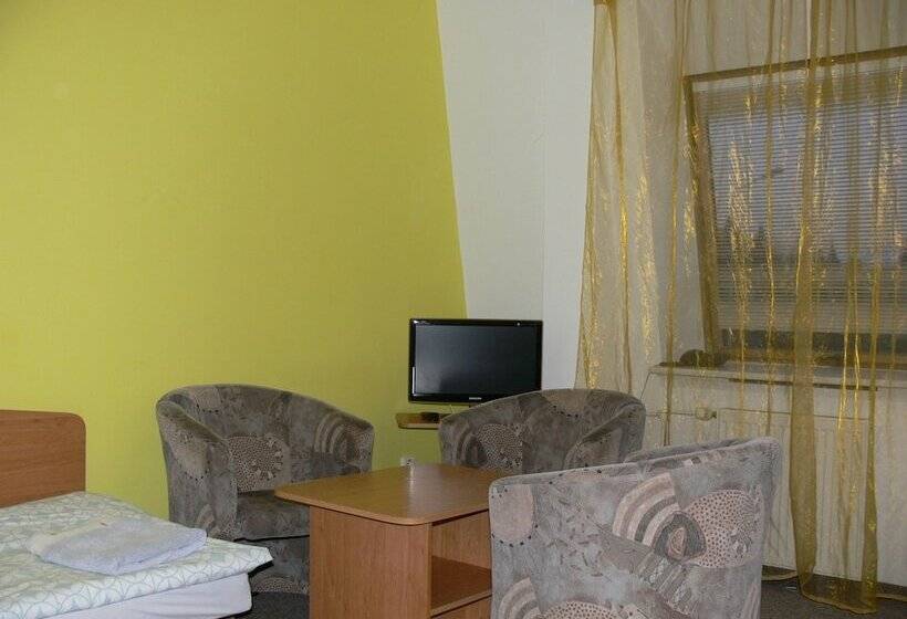 标准三人间, Penzion Agrothermal