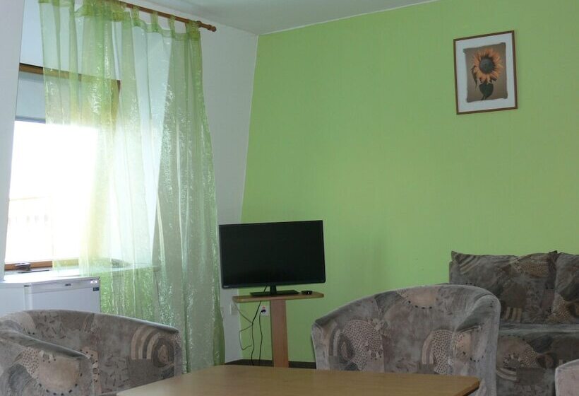 标准三人间, Penzion Agrothermal