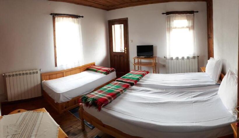 Номер Стандарт Трехместный, Sarafova Guest House