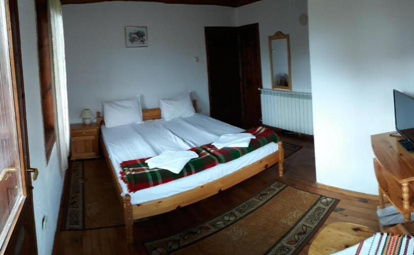 Номер Стандарт с Балконом, Sarafova Guest House