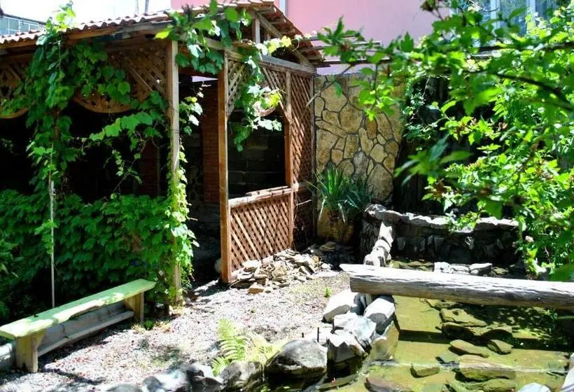 اتاق استاندارد چهار تخته, Tamar Guest House