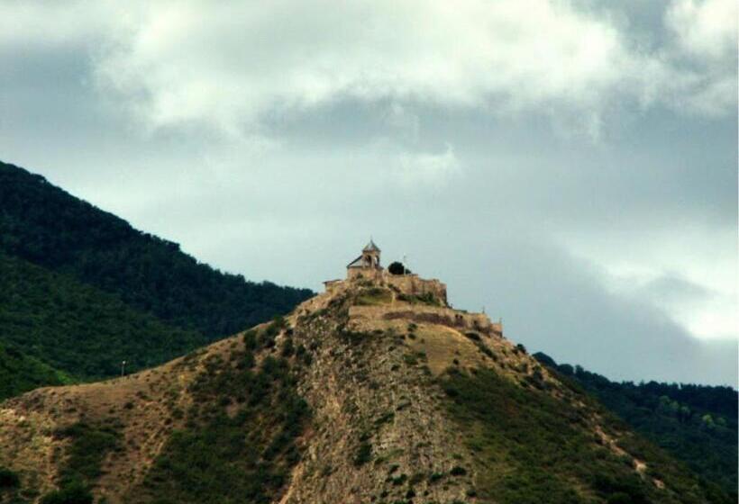 اتاق استاندارد چهار تخته, Tamar Guest House
