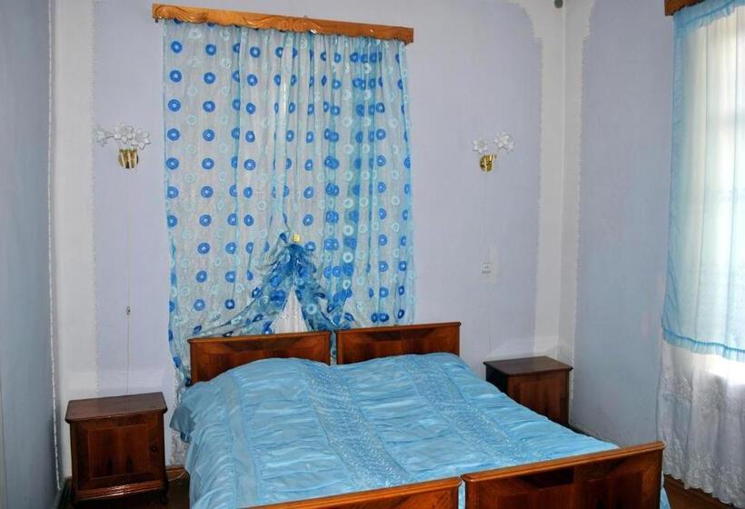 اتاق استاندارد با چشمانداز باغ, Tamar Guest House