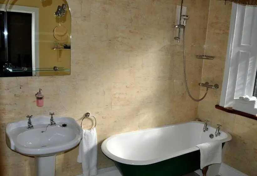 Standard Kolmen Hengen Huone, Highfield House Guesthouse