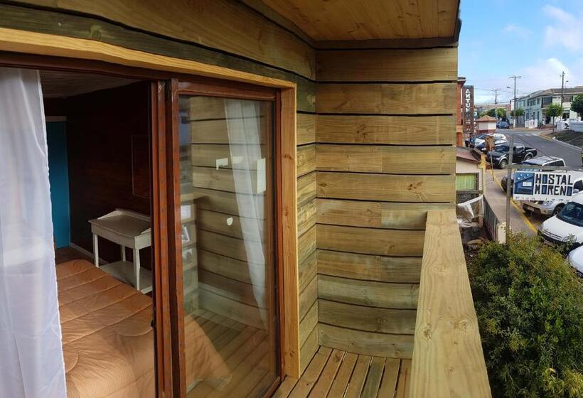 バスルーム共有のトリプルスタンダード, Hostel Moreno