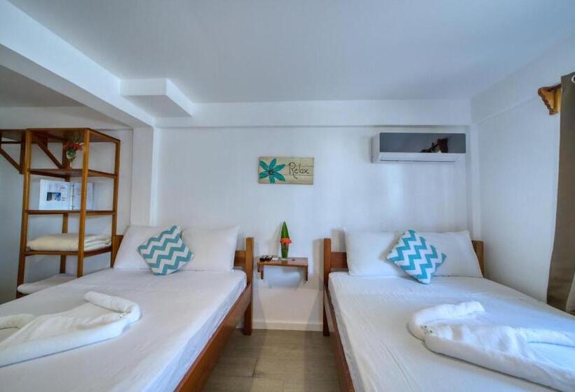 استودیوی استاندارد, Placencia Villas