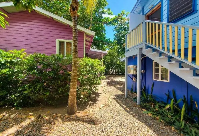 کابین, Placencia Villas