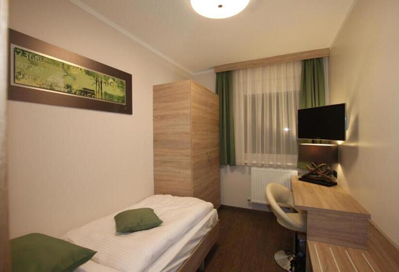 اتاق استاندارد یک نفره, Pension Central Semmering