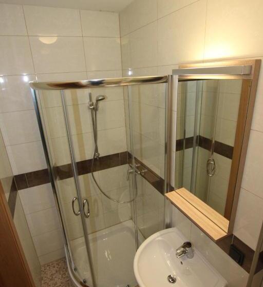 スタンダードシングルルーム, Pension Central Semmering