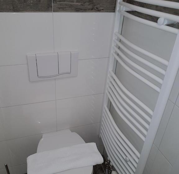 スタンダード４人部屋, Pension Central Semmering