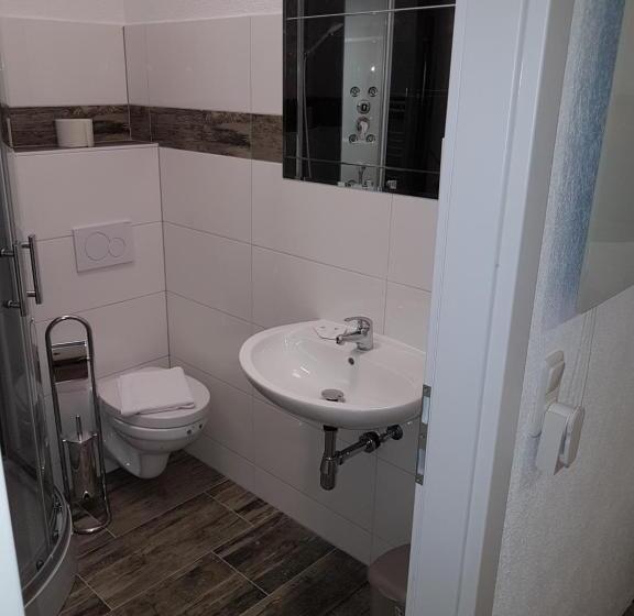 スタンダード４人部屋, Pension Central Semmering