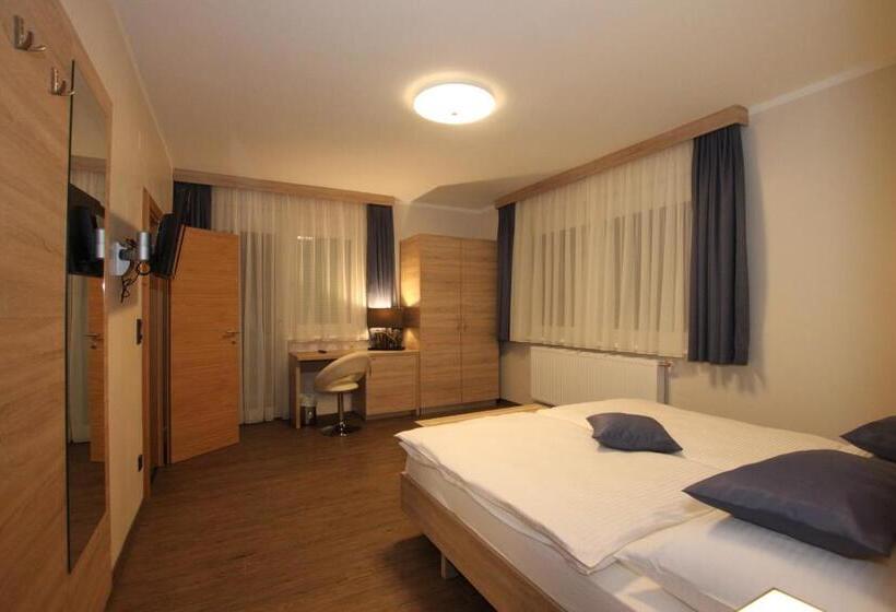 スタンダードルーム, Pension Central Semmering