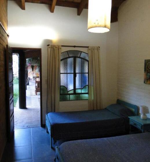 标准三人间, Posada Argimon