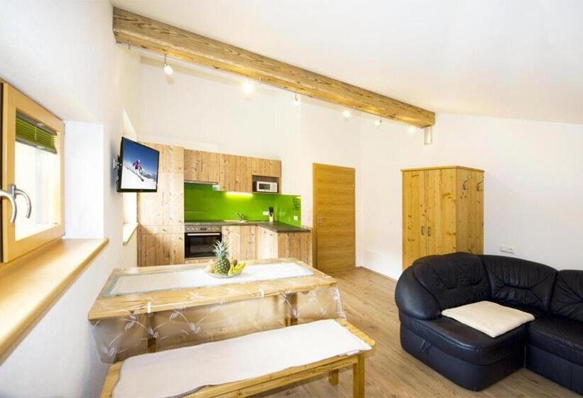 Family flat with lake view, Alpenhof Grafleiten