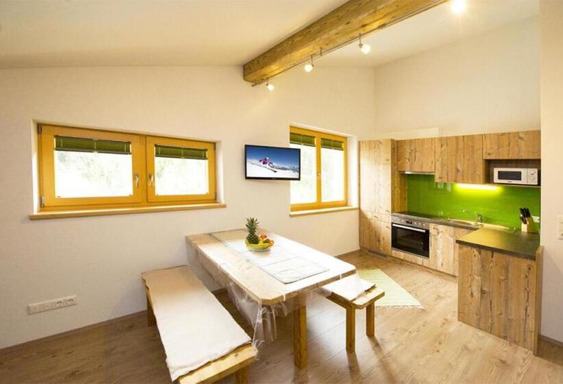 Family flat with lake view, Alpenhof Grafleiten