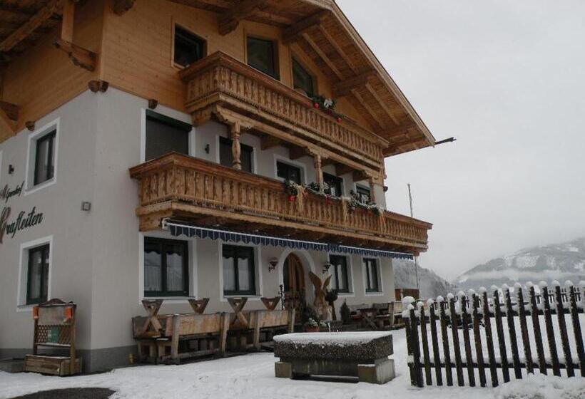 Family flat with lake view, Alpenhof Grafleiten