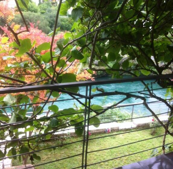 Standard studio with river view, Elite Guest House